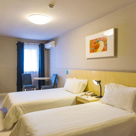 Jingjiang Inn Shanghai Hutai Road Екстер'єр фото