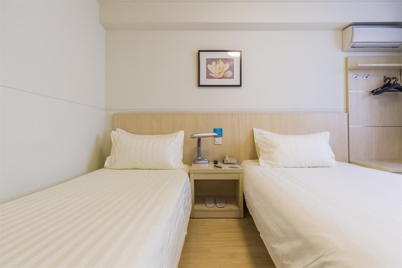 Jingjiang Inn Shanghai Hutai Road Екстер'єр фото