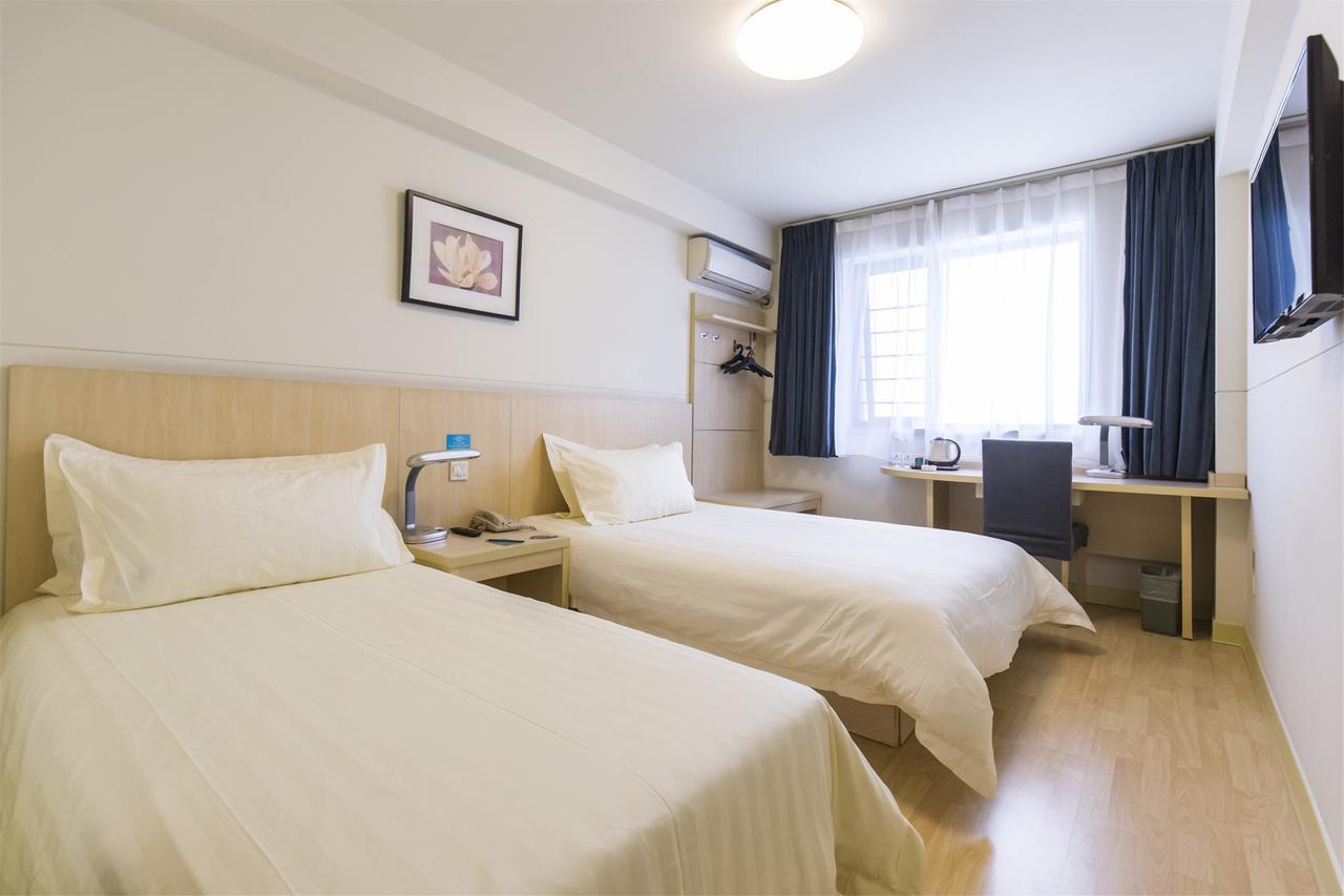 Jingjiang Inn Shanghai Hutai Road Екстер'єр фото