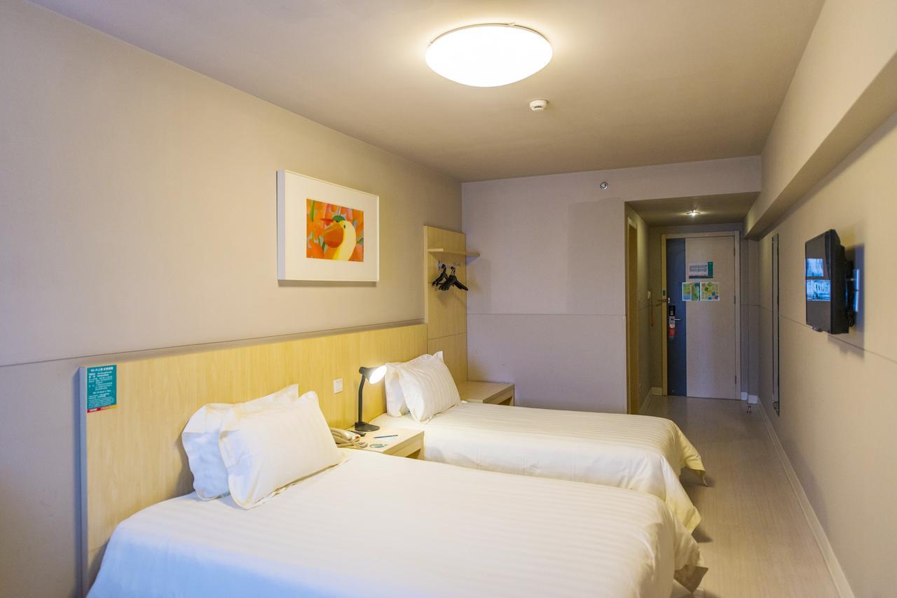 Jingjiang Inn Shanghai Hutai Road Екстер'єр фото