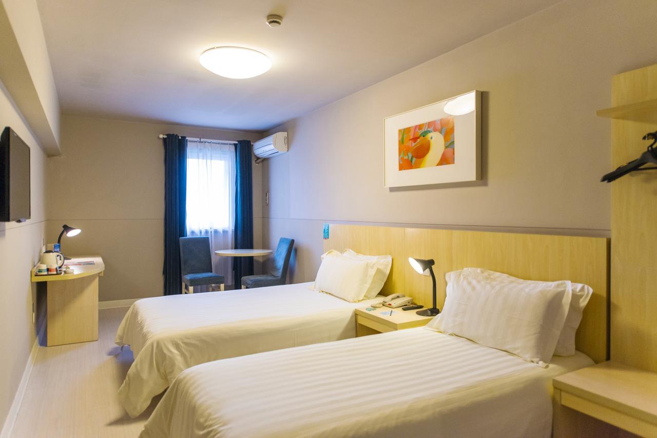 Jingjiang Inn Shanghai Hutai Road Екстер'єр фото