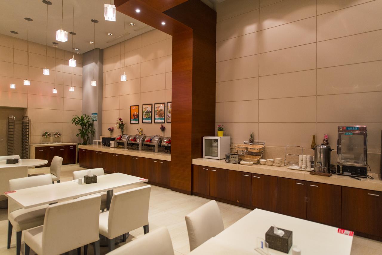 Jingjiang Inn Shanghai Hutai Road Екстер'єр фото