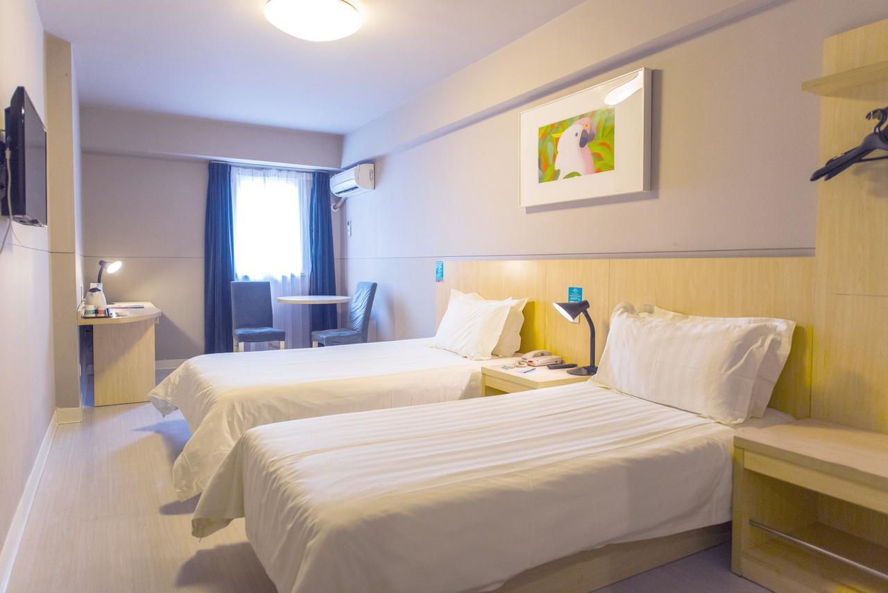 Jingjiang Inn Shanghai Hutai Road Екстер'єр фото