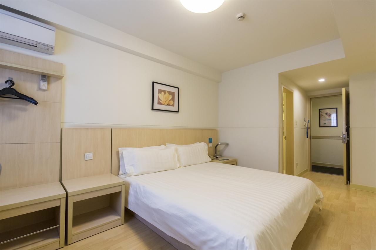 Jingjiang Inn Shanghai Hutai Road Екстер'єр фото